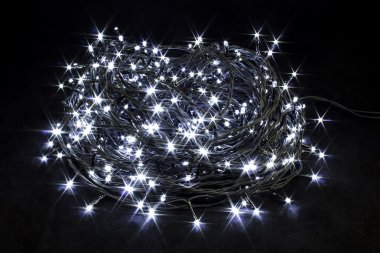 Фотография товара 'Winner w.01.6B.400.F+24v Нить-ПВХ 24вольт, 400 Led БЕЛЫЙ 40м. flash-w, шт.'