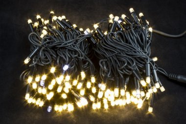 Фотография товара 'Winner Нить-каучук 200 Led ТЁПЛО-БЕЛЫЙ 20м. flash-w; пров-черн 3мм, IP 65, шт.'