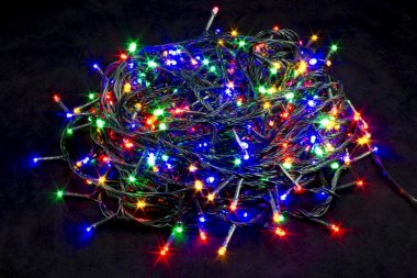 Фотография товара 'Winner Нить 400 led МУЛЬТИ 26м; черн-пр, контр. рычажковый, IP 20'