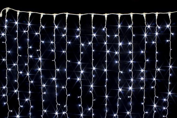 Фотография товара 'Winner Занавес-пвх 210 Led 2х1,5м. flash-w; 2мм, 14 нитей, расстояние 13 см, соединяется, IP 54, W.03.6W.210+'