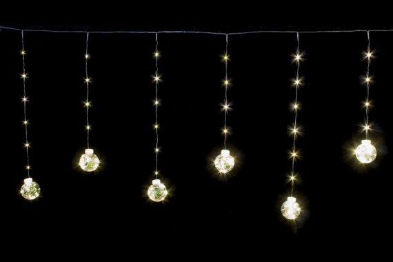 Фотография товара 'Winner Бахрома Шарики-елка 8см., Led ТЕПЛО-БЕЛЫЙ 2,5х0,7х0,5м'